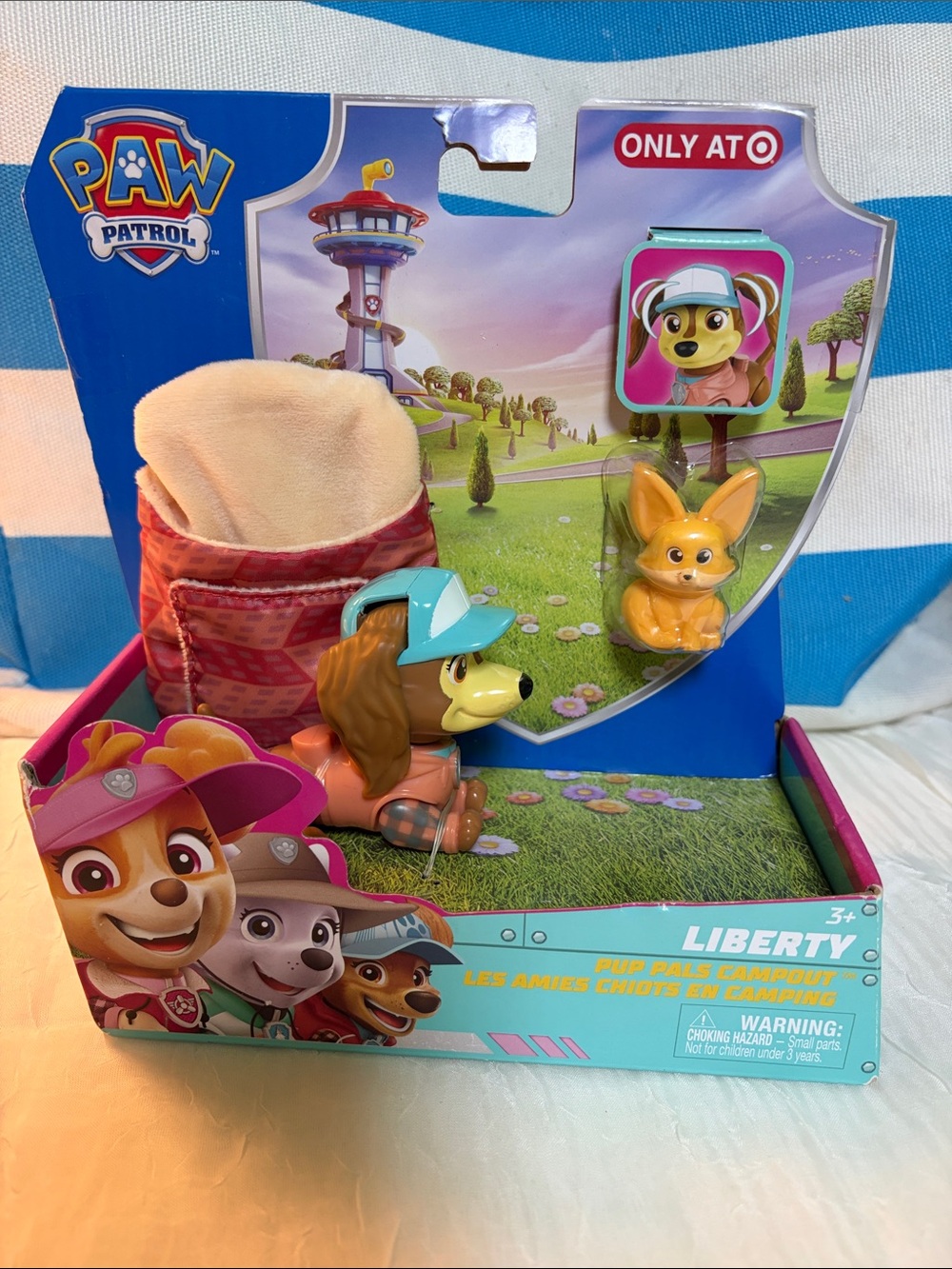 Paw Patrol Liberty Figure Playset with Pink Camp Seat and Turquoise Cap